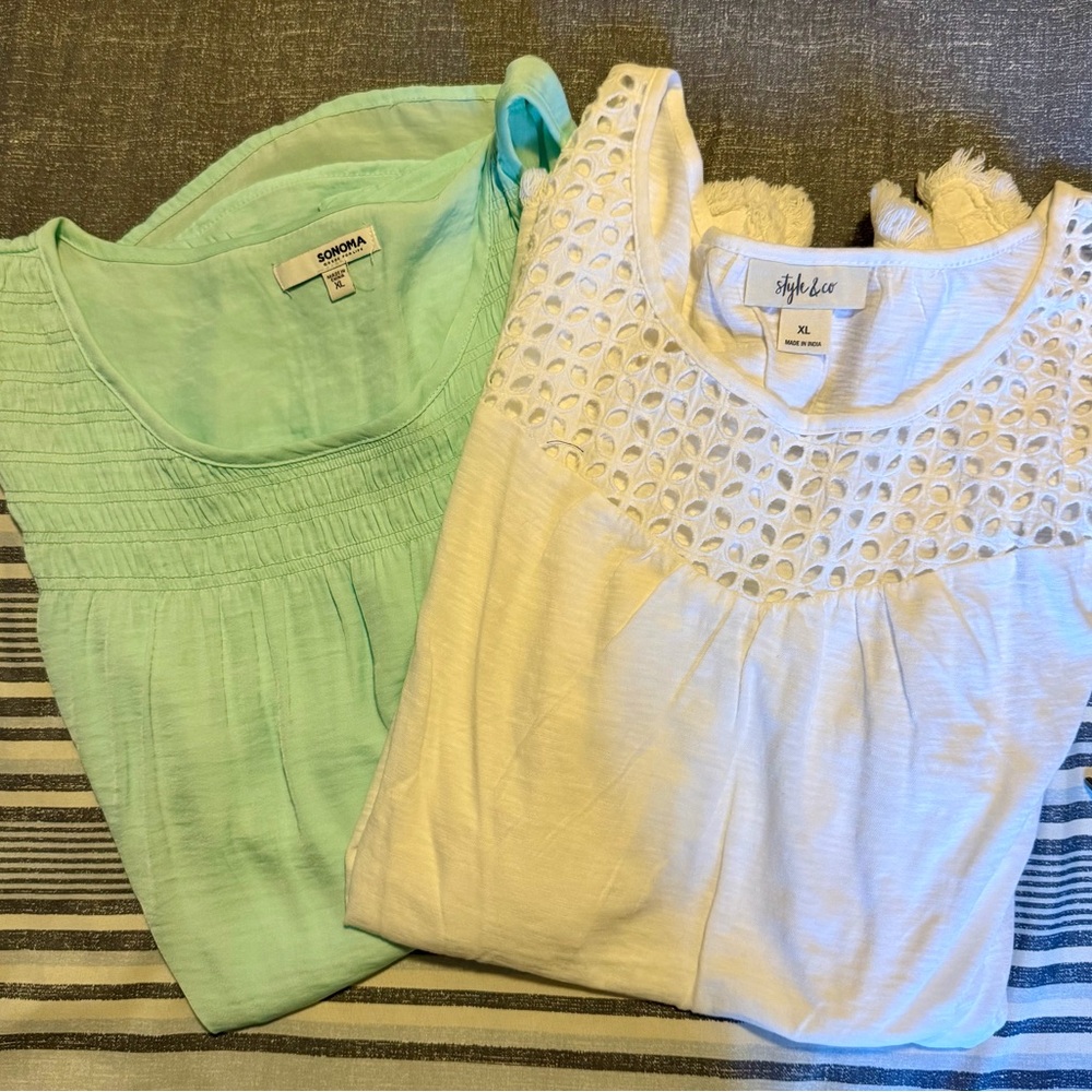 Sonoma Mint Green Sleeveless Tunic & White Style & Co Top Size XL  (SKU 5034)